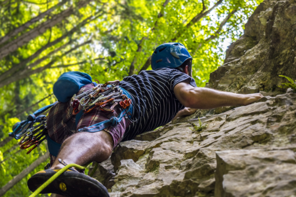 Carpal Tunnel Syndrome in Rock Climbers: Balancing Adventure and Hand Health